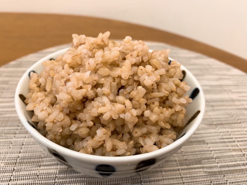 玄米と蕎麦の実